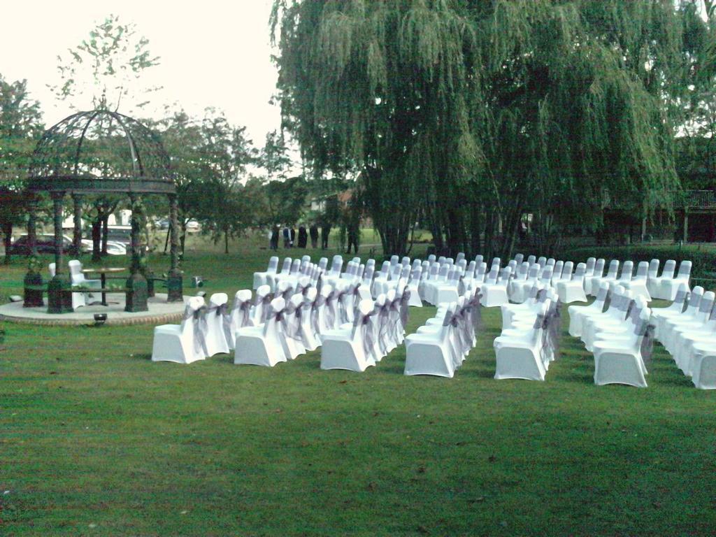 Crockstead Farm Hotel Луис Екстериор снимка