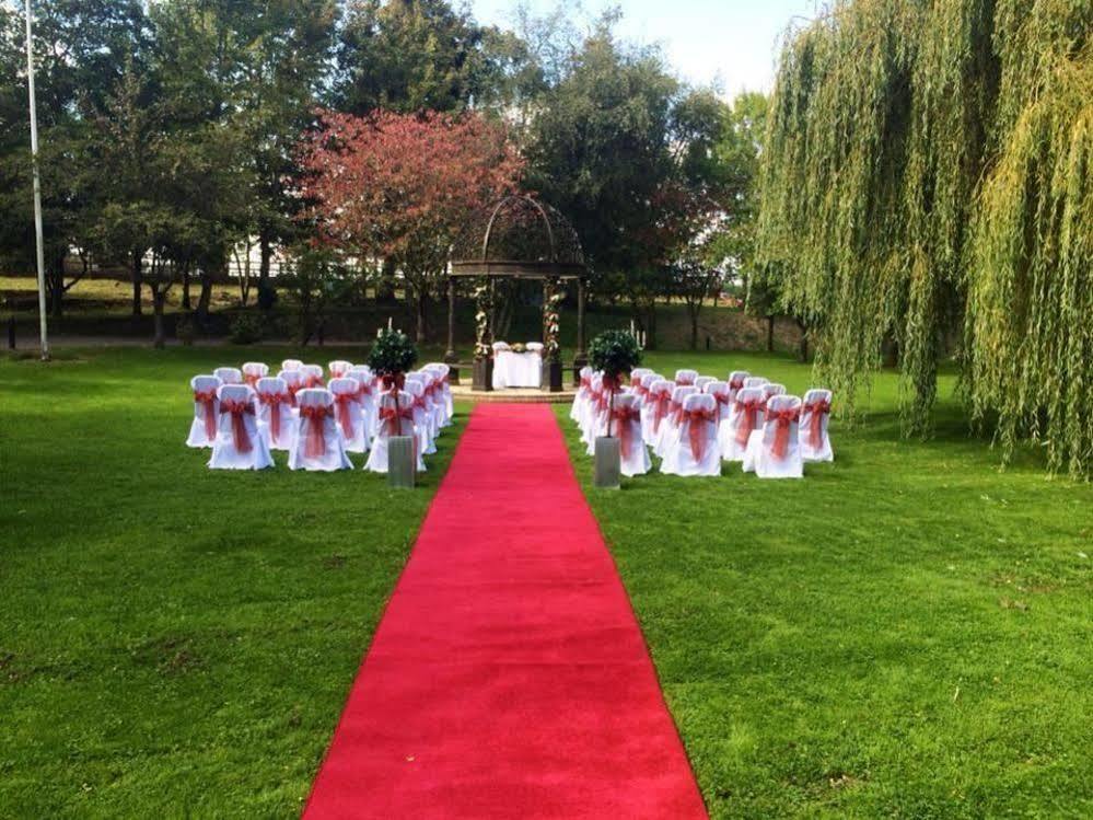 Crockstead Farm Hotel Луис Екстериор снимка